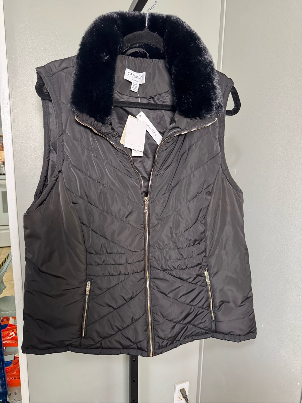 Carmen Marc Valvo Black Quilted Vest with Faux Fur Collar